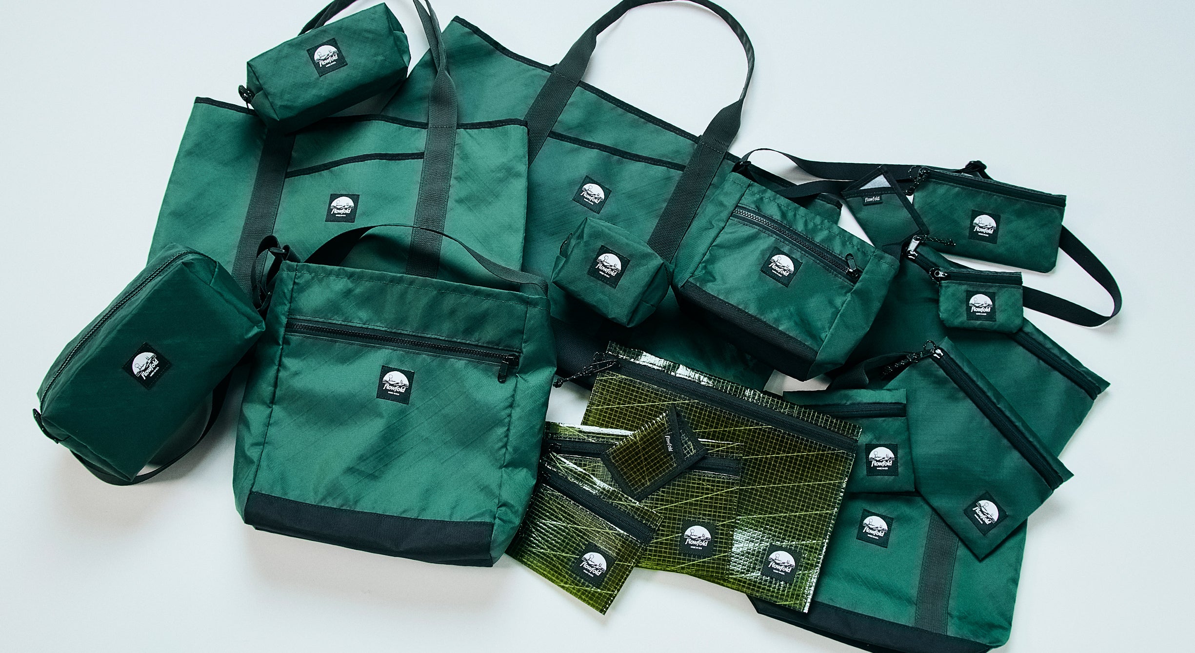 シンゾーン　フローフォールド　ポシェット flow fold ESSENTIALIST MINI POUCH – Shinzone